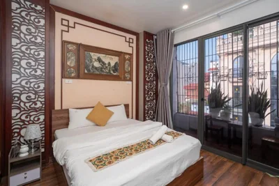 발코니가 있는 퀸룸 — The Little Home - Đường Thành - Ancient street view - Bright - Modern home